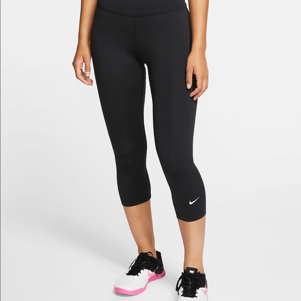 Nike Compression Leggings - Capri length